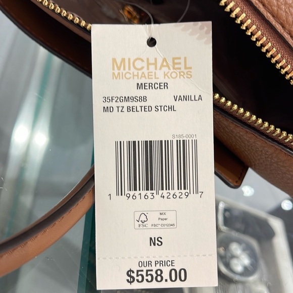 MICHAEL KORS
Mercer Medium Logo and Leather Belted Satchel
Vanilla 
NWT - Picture 11 of 16